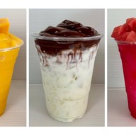 Fruits Aholic น้ำผลไม้สดปั่น ชา กาแฟ ถ.ชุมพร