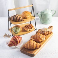 ครัวซองต์บ้านหอมเนย&Coffee