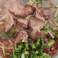 ไผ่โอชะ (หน้าปากทางเข้าโรงเรียนกิตติวิทยา)