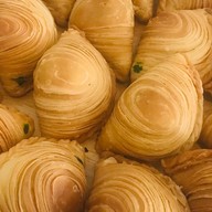 กะหรี่ปั๊บคุณรัตน์ สายไหม