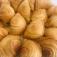 กะหรี่ปั๊บคุณรัตน์ สายไหม