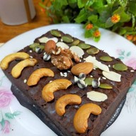 น้ำบราวนี่ ประตูม้า