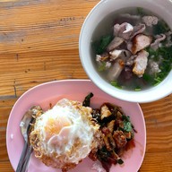 เมนูของร้าน เลือดหมูราชวงศ์