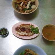 เมนูของร้าน บะหมี่หงส์ทอง