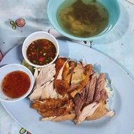 เมนูของร้าน ข้าวมันไก่ตี2วัดบางยี่ขัน