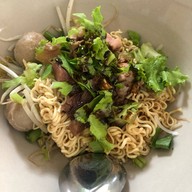 ก๋วยเตี๋ยวเนื้อวัดดงมูลเหล็ก