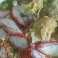 ขัาวขาหมู..ก๋วยเตี๋ยวหมู..นายลิ้ม สุขุมวิท38 เจ้าเก่า