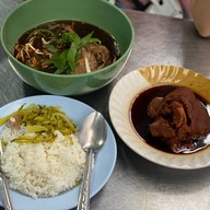 เจ๊พร ก๋วยเตี๋ยวเป็ด&ก๋วยเตี๋ยวขาหมูชามโต