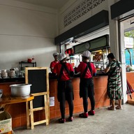 ร้านข้าวหมูแดง เจ๊ไหม พระราม 3