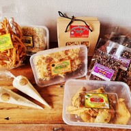 ก๋งลุ้ง ขนมโบราณต้นตำรับห้วยยอด (ไม่มีสาขา)