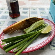 ผัดไทยในอู่ ผัดไทยกากหมูสูตรโบราณ