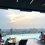 The Quarter Ari By Uhg