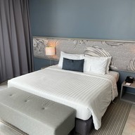 The Quarter Ari By Uhg