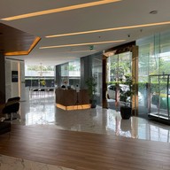 The Quarter Ari By Uhg