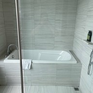 The Quarter Ari By Uhg