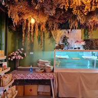 บรรยากาศ บุหงา ดาหลา ท่าตะเภา