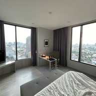 The Quarter Ari By Uhg