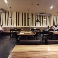 บรรยากาศ แดงแหนมเนือง Paseo เดอะ พาซิโอ พาร์ค กาญจนาภิเษก