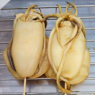 ข้าวปั้นหมึกย่าง