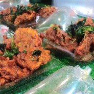 ไก่ทอด ป.เลิศรส  ตลาดโต้รุ่งศรีนครลำดวน