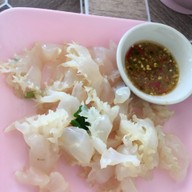 เย็นตาโฟแมงกะพรุน สามโคก