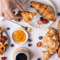 Hana Croissant & Pastry รามคำเเหง 43/1 @ Marigold Boutique Apartment