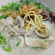 ข้าวต้มทรงเครื่องหน้าศาลหลวงตาทอง