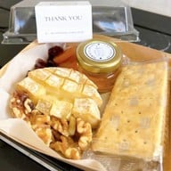 Lab Therapy cafe & spaceกังสดาล -