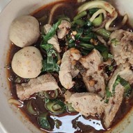 ก๋วยเตี๋ยวเรือเจ๊หน่อย