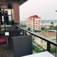 Sky Bear Bar&Bistro
