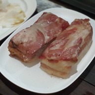 บะหมี่เกี๊ยวหมูแดงหมูกรอบ อิสรภาพ