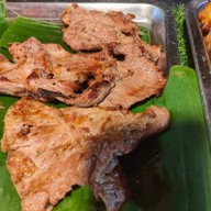 กัญญา คอหมูย่างน้ำตก หน้ากากหมูน้ำจิ่มแจ๋ว ใส้ย่าง ตับย่าง ตูดย่าง