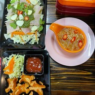 ซุ้ม 2 พายัพ ( จุ่มแซ่บ )