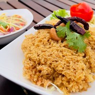 ร้านครัวสายรุ้ง แคมป์ปิ้ง&บาร์