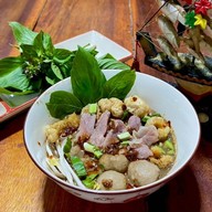 ก๋วยเตี๋ยวเรือเจ๊หน่อย