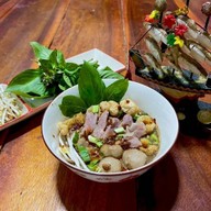 ก๋วยเตี๋ยวเรือเจ๊หน่อย