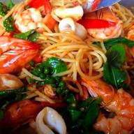 ครัวฮาลาล (حلال)  ตลาดรวยมาร์เก็ต ประชาอุทิศ90