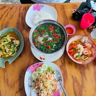 ป้าจุ๋ม เกาะล้าน
