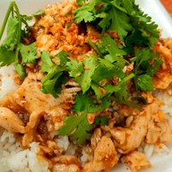 ครัวฮาลาล (حلال)  ตลาดรวยมาร์เก็ต ประชาอุทิศ90