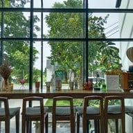 บรรยากาศ PAUSE Cafe & Homestay Lopburi Lopburi