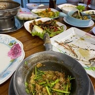 ร้านหารเฟื่องทองฟาร์ม เจ้มง