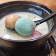 เมนูของร้าน บัวลอยปริญญา ประชาอุทิศ ประชาอุทิศ