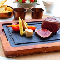 เมนูของร้าน The Peak Wine and Grill