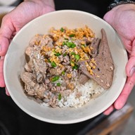 อากู๋ ข้าวต้ม มาม่า เจ้าเก่าแยกสตรี