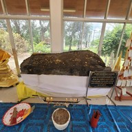 บรรยากาศ วัดพระพุทธบาทเวินปลา