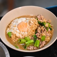 อากู๋ ข้าวต้ม มาม่า เจ้าเก่าแยกสตรี