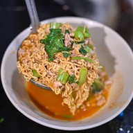 อากู๋ ข้าวต้ม มาม่า เจ้าเก่าแยกสตรี