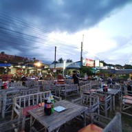 บรรยากาศ เจ้แขกแจ่วฮ้อน ห้วยวังนอง