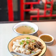 เมนูของร้าน โกปี๊ 咖啡 อาหารเช้านิมมาน