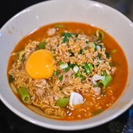 อากู๋ ข้าวต้ม มาม่า เจ้าเก่าแยกสตรี